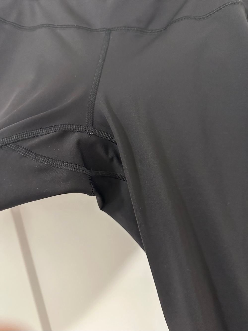 Arc'teryx Black Athletic Capris with Reflective Accents Size Medium Women’s - Picture 5 of 13